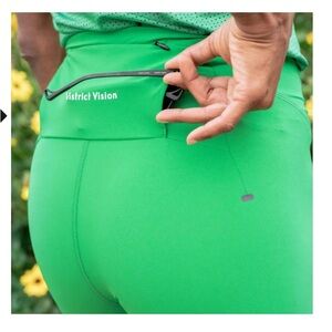 District Vision Tara Leggings Green Small Perfect Condition worn once
Sold out